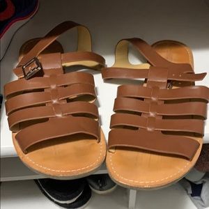 Strapped sandals